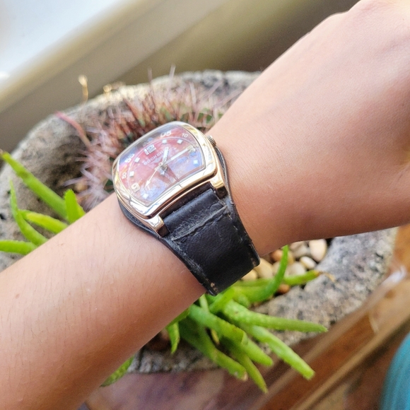 Classic Dockers Quartz Red & Black Leather Chunky Analog Watch - Picture 12 of 14